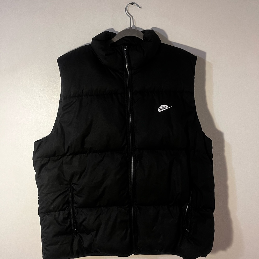 Nike Men's Black Quilted Vest